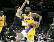 那不勒斯加时末段篮板制胜，志在亚冠名次提升，更衣室稳定，阵容厚度经受考验